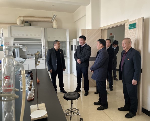 酒泉市政府黨組成員、副市長哈里別克來敦煌種業(yè)調(diào)研指導工作